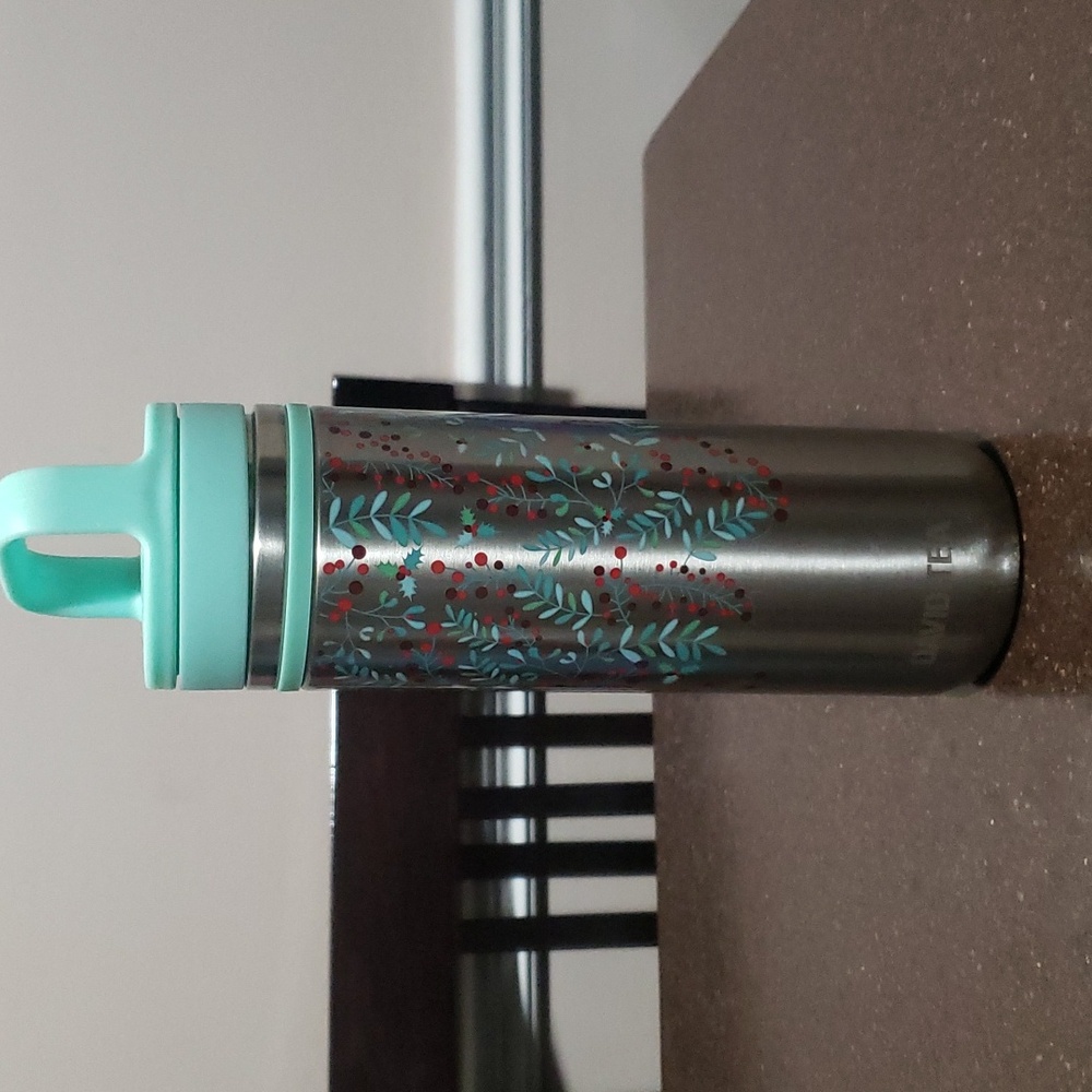 Davids Tea Leaves and Berries Travel Mug Tumbler. Great Condition.